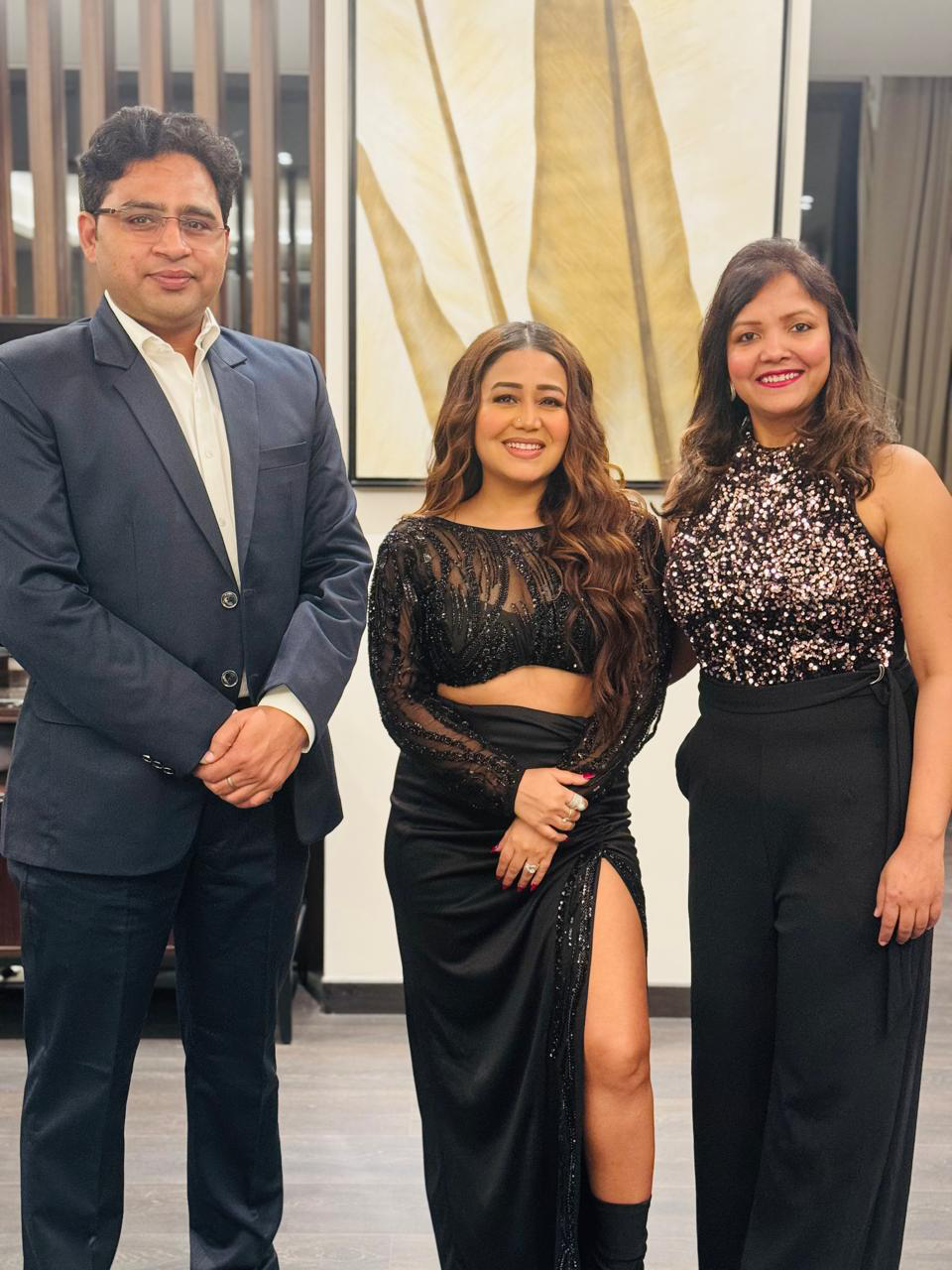 neha-kakkar-akhilesh-with-son