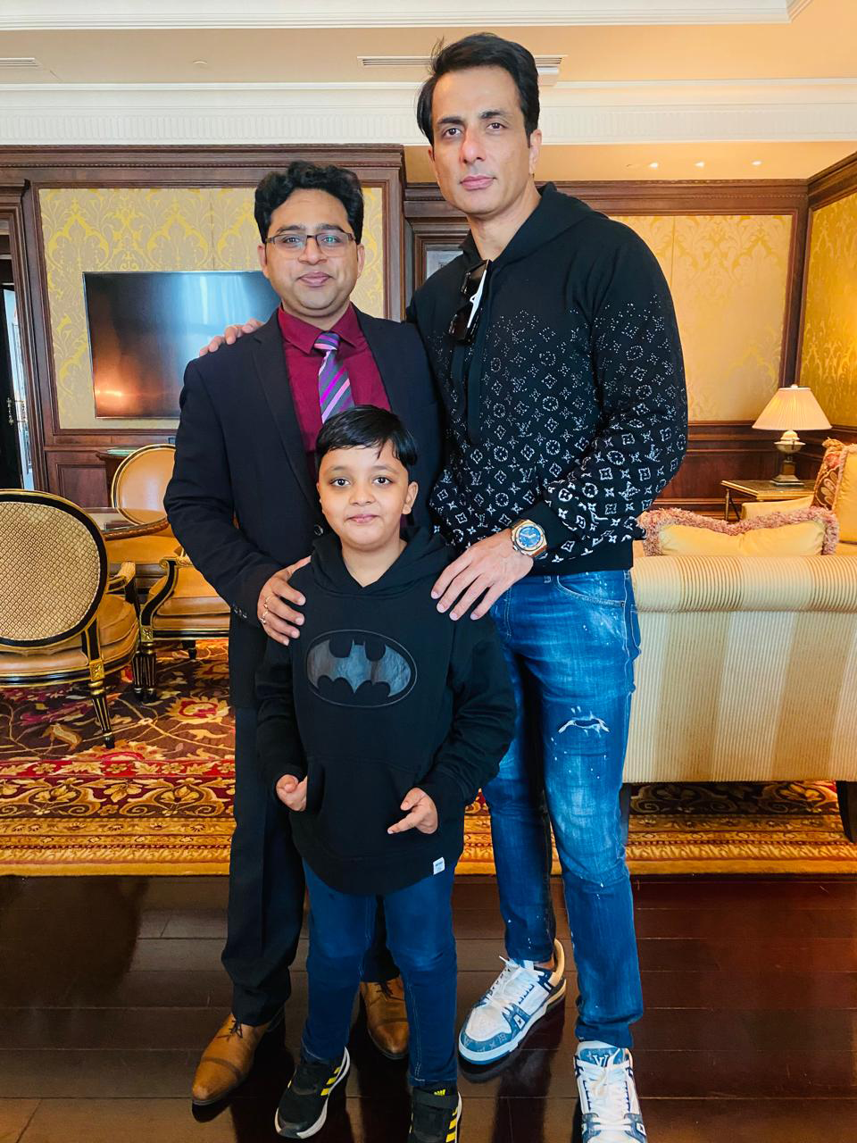 sonu-sood-akhilesh-with-son